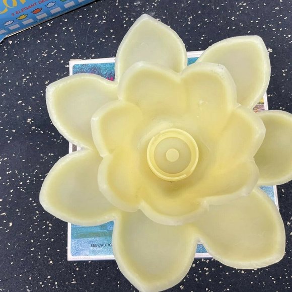 4 Vintage Lotus Lite Candle Glo Floating Pool Candles Tiki MCM Red White Blue - Picture 10 of 11